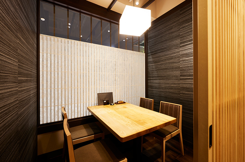 ［5］テーブル 4名様